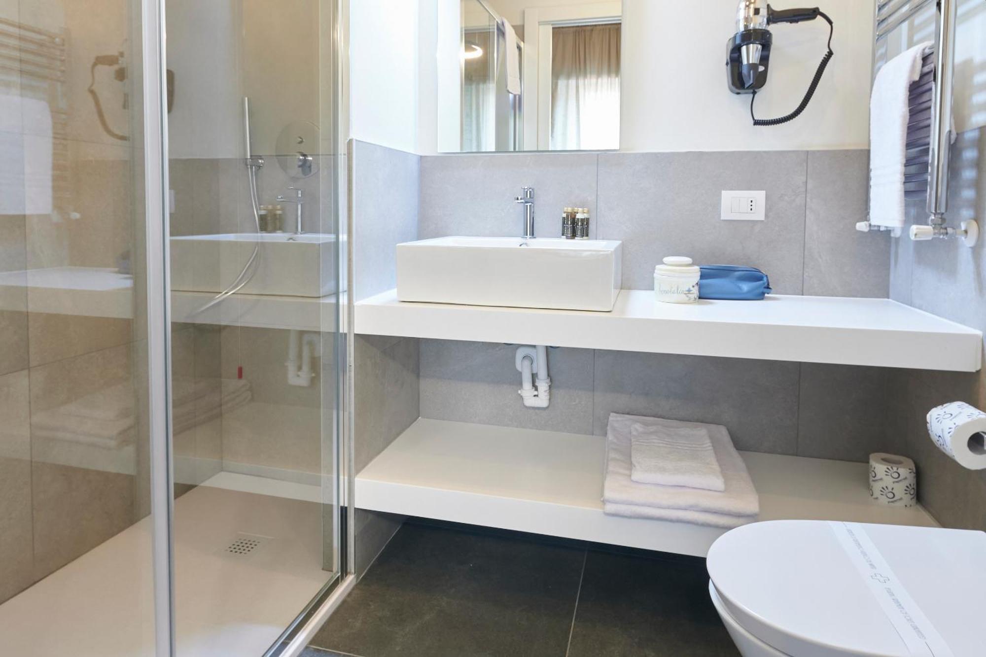 White Ribbon Hotel Milaan Buitenkant foto